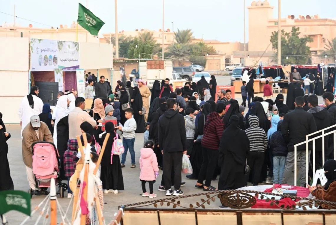 تاروت.. «جزيرتنا خضراء» لـ 8 أيام على شاطئ «الرملة البيضاء»