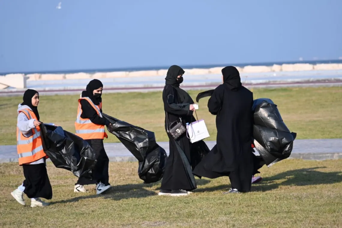 حملة تطوعية لتنظيف كورنيش سنابس.. الجمعة والسبت