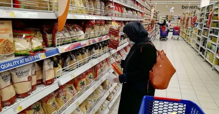 «إشارات المرور» الغذائية.. ألوان تحسم سلامة سلتك الشرائية