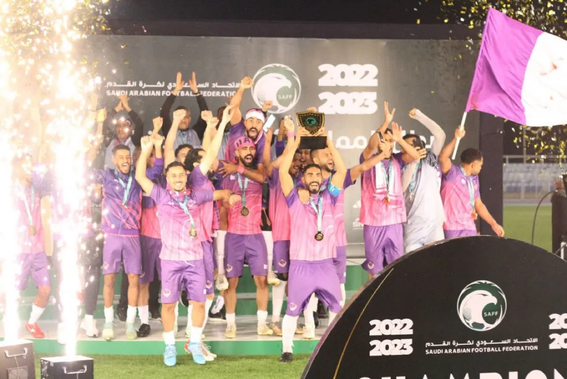 شاهد.. تتويج نادي الهدى بدرع دوري الدرجة الرابعة لكرة القدم