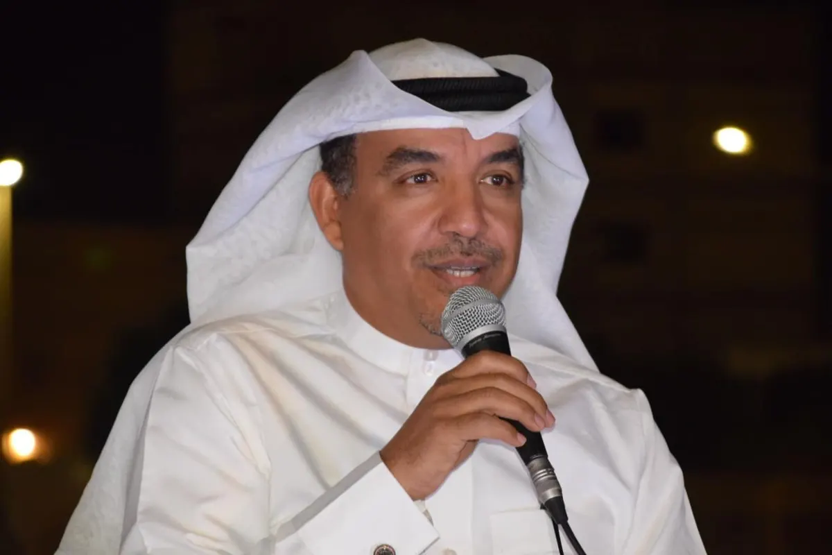 الكاتب السالم ينتقد ”فشخرة الزائرين ونفخرة المؤلفين“ بمعارض الكتاب