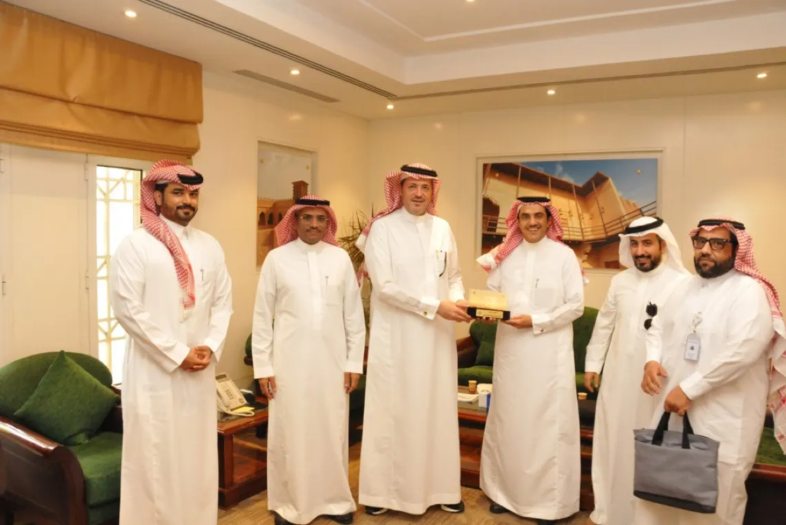 الشرقية.. وكيل الأمين للتعمير يبحث مشروع «النقل العام بالحافلات»