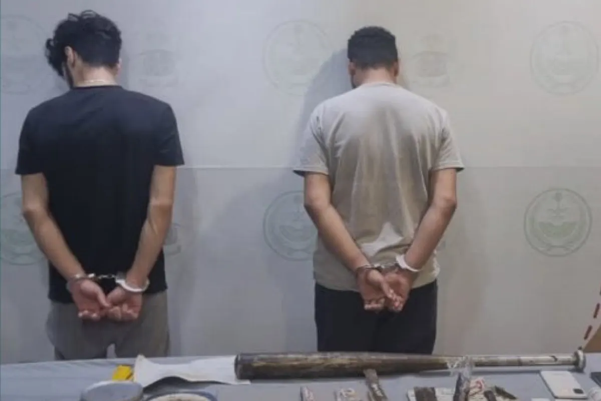 القبض على شخصين يتاجران بالحشيش المخدر والأقراص الطبية بالدمام