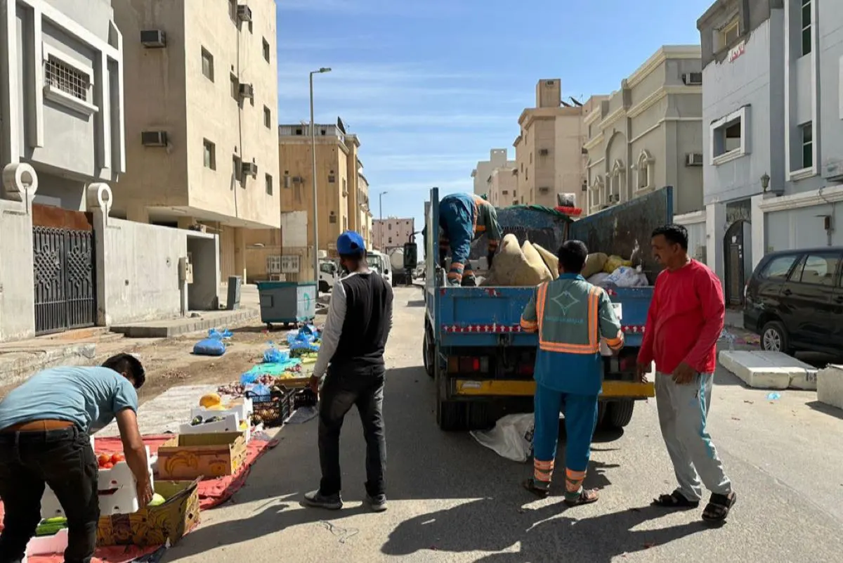 مصادرة 6 أطنان خضار وفواكه من «الجائلة» في الدمام