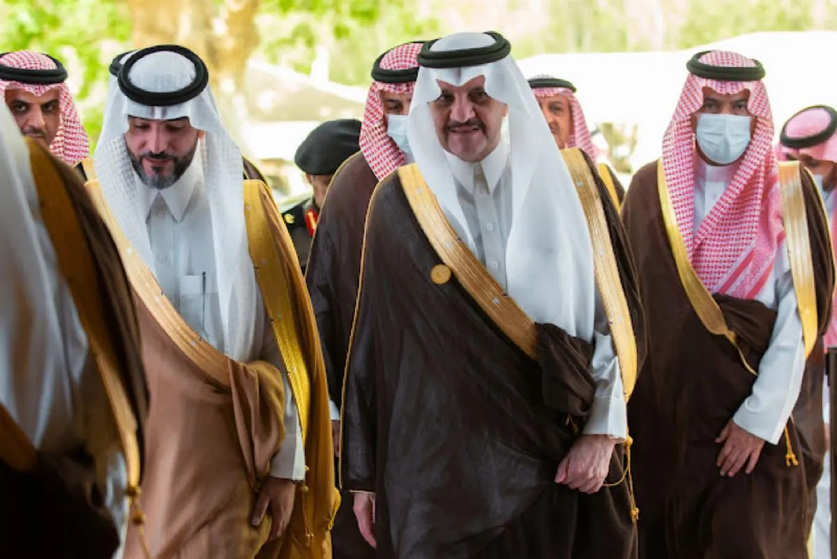 أمير الشرقية: برامج «الإدارة العامة» تسهم في تطوير منسوبي القطاع العام