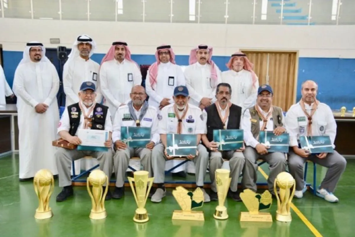 مدير «تعليم القطيف» يكرم المدارس الفائزة في مسابقة «رسل السلام»