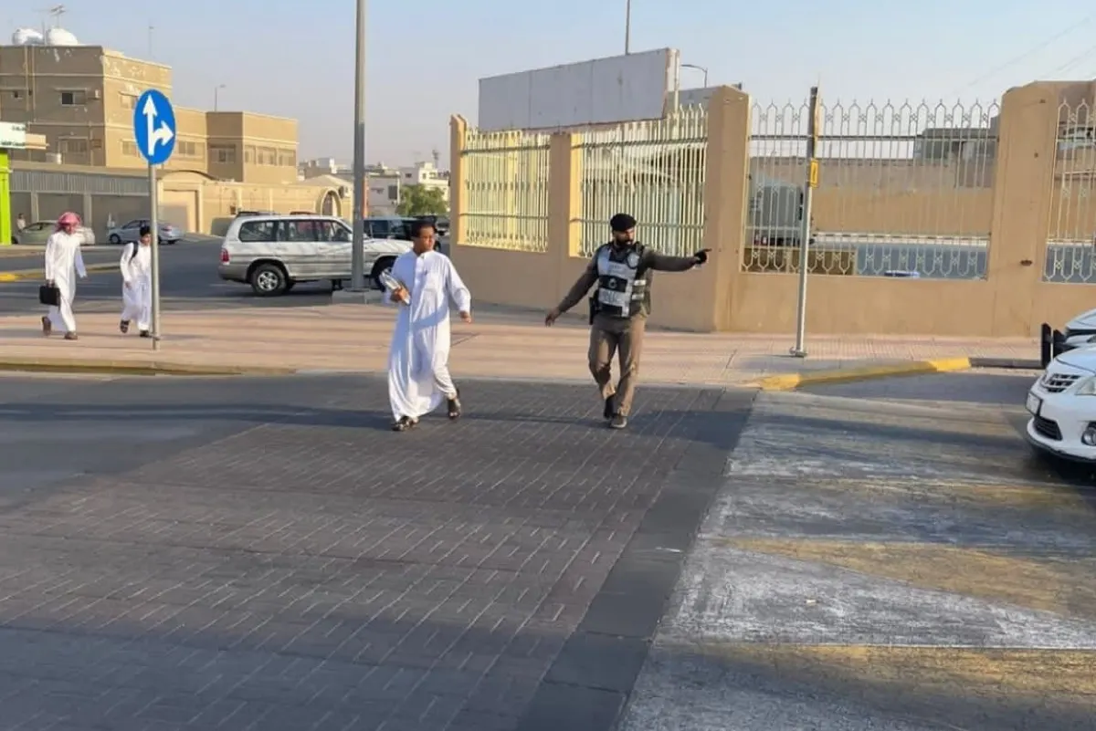دوريات المرور تساند طلاب وطالبات الأحساء في الإختبارات