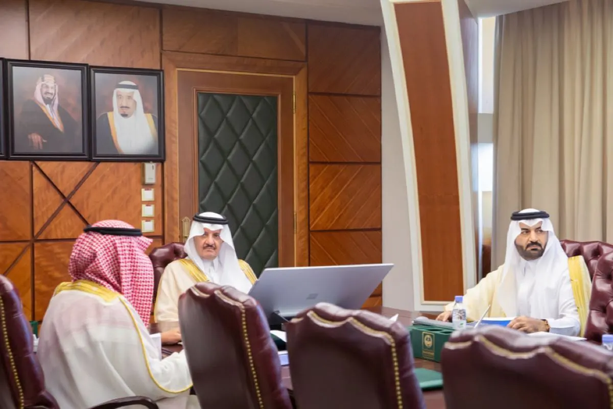 أمير الشرقية يستقبل رئيس القطاع الشرقي بشركة المياه الوطنية