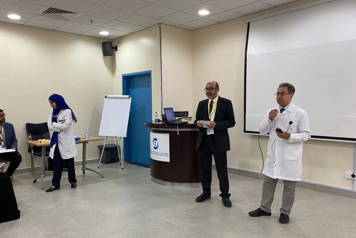 تعزيز القدرات البحثية للممارسين الصحيين ابرز توصيات ”أساسيات البحث الطبي“ بالقطيف