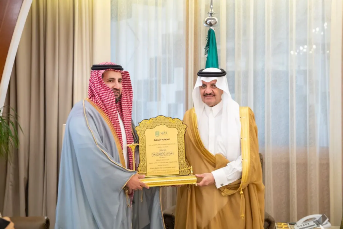 أمير الشرقية يستقبل رئيس الجمعية السعودية للعلاج الطبيعي