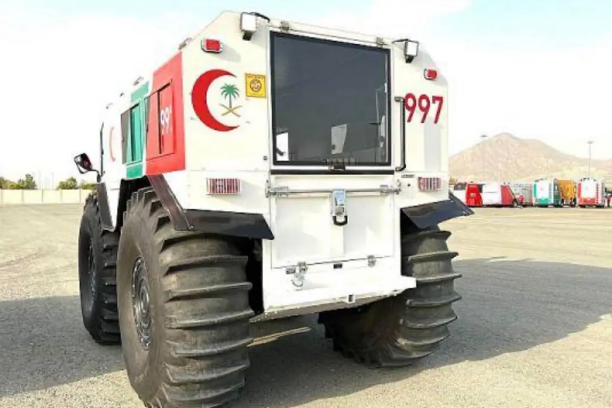 «طمية» مركبة إسعاف برمائية تتجاوز وعورة التضاريس لخدمة الحجاج