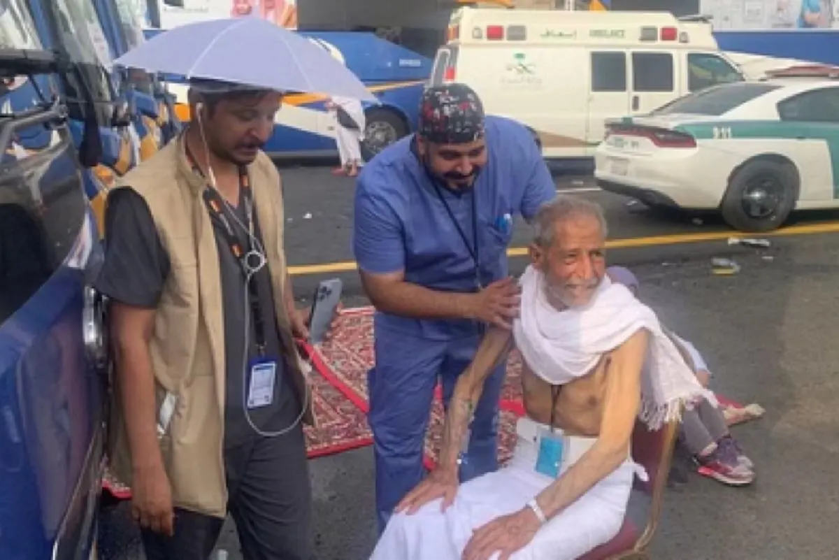 الصحة تمكن حاج عراقي ثمانيني مصاب بالسرطان من الوقوف بعرفات