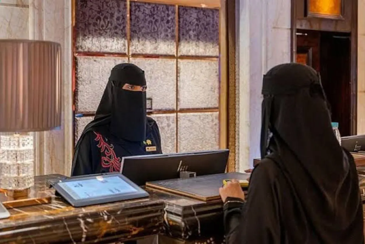 إجازات تعويضية ومنافع للمرأة.. 6 محاور لتعديلات «نظام العمل»