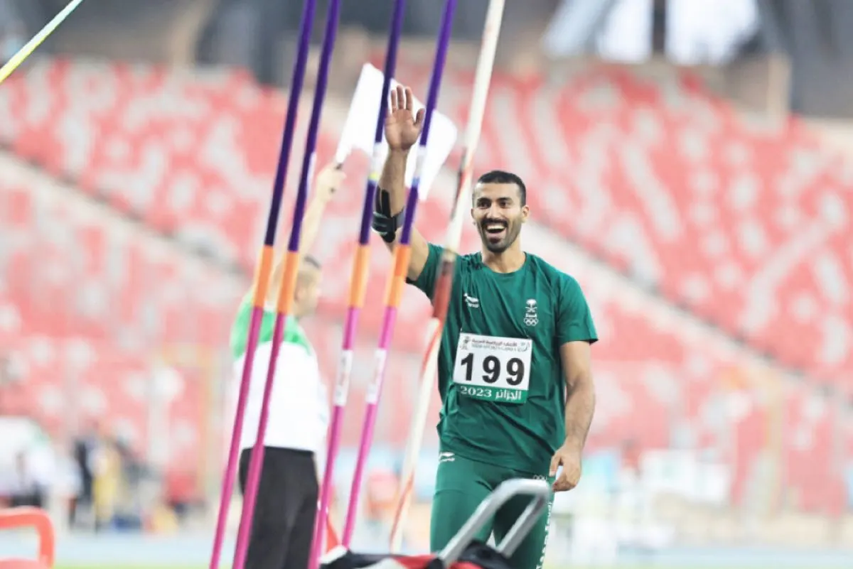 عبد الغني يرمي.. ويصطاد أول ميدالية سعودية