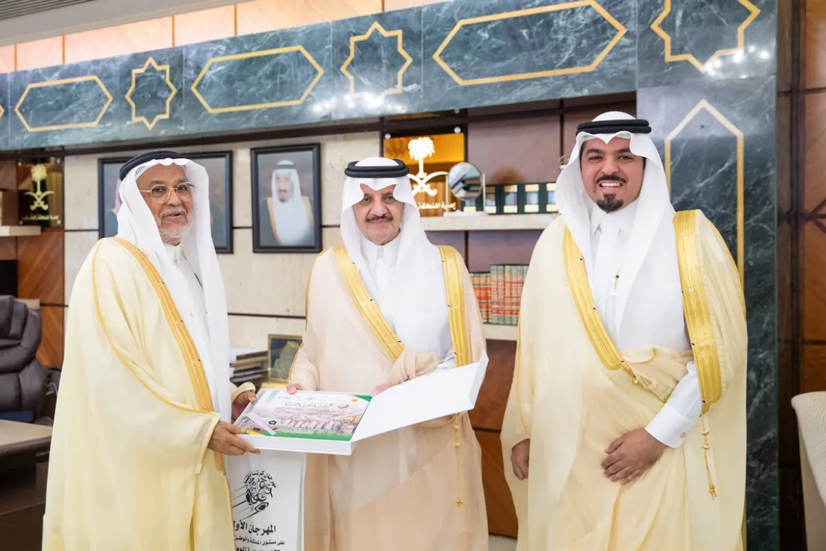 أمير الشرقية يستقبل الفائز بجائزة «كتب السلام» الدولية