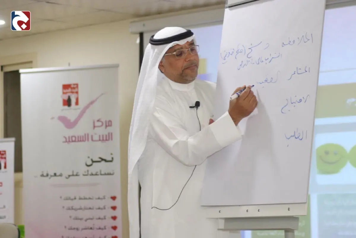 أخصائي يحدد 5 عناصر أساسية لـ «التواصل اللطيف»