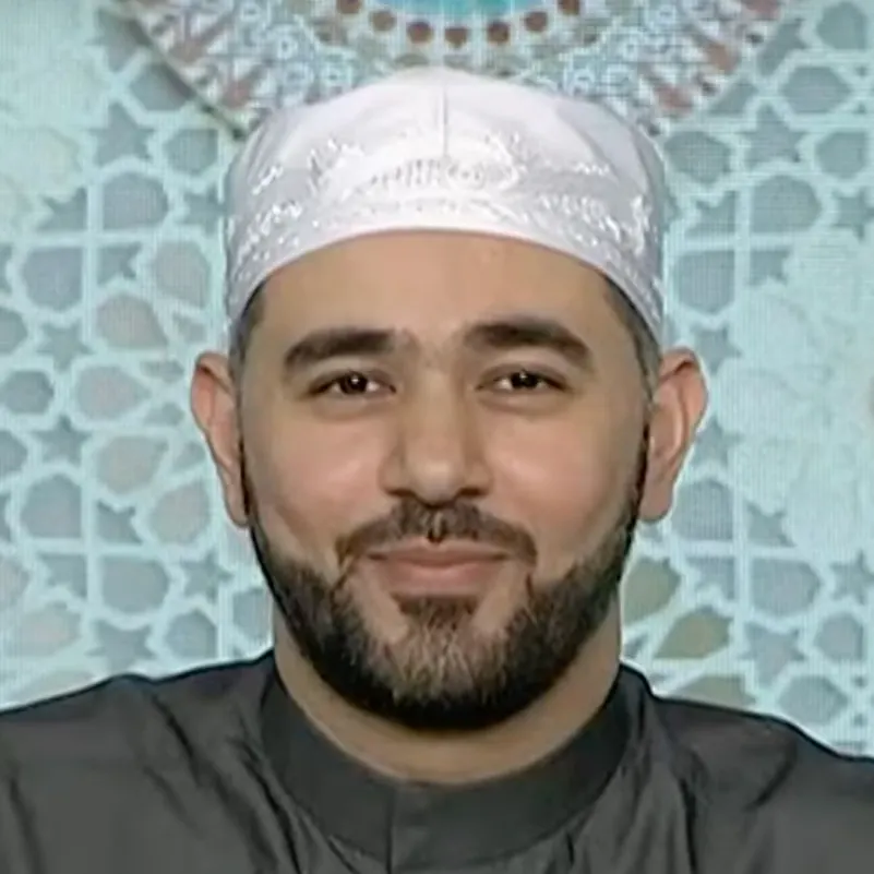 مئة وخمسون شخصية في شخص واحد