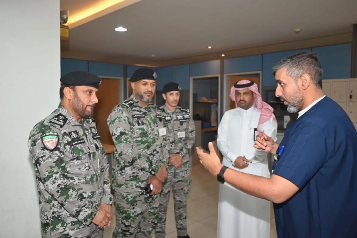 خدمات إنسانية وتوعوية.. تعاون بين «الهلال الأحمر» و«السجون»