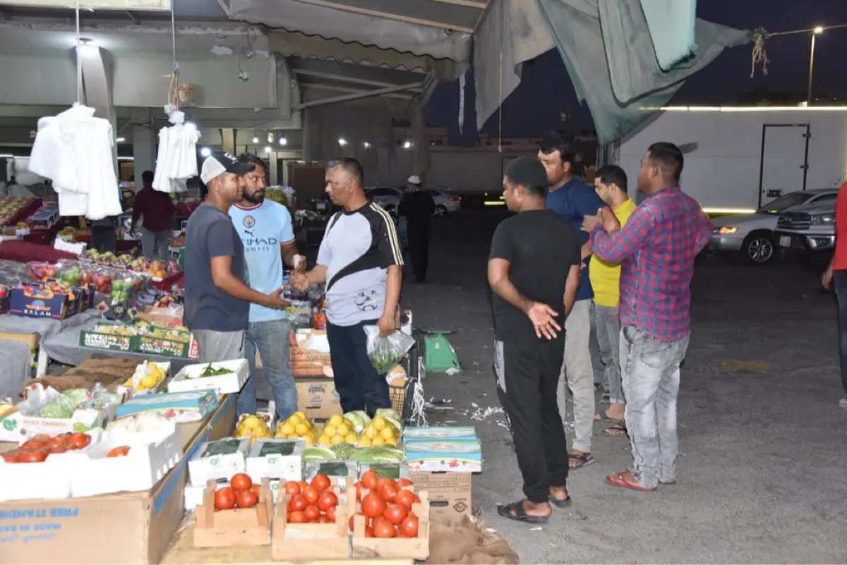”اليوسفي“ الأكثر انخفاضاً.. أسعار الفواكه تتراجع خلال ديسمبر