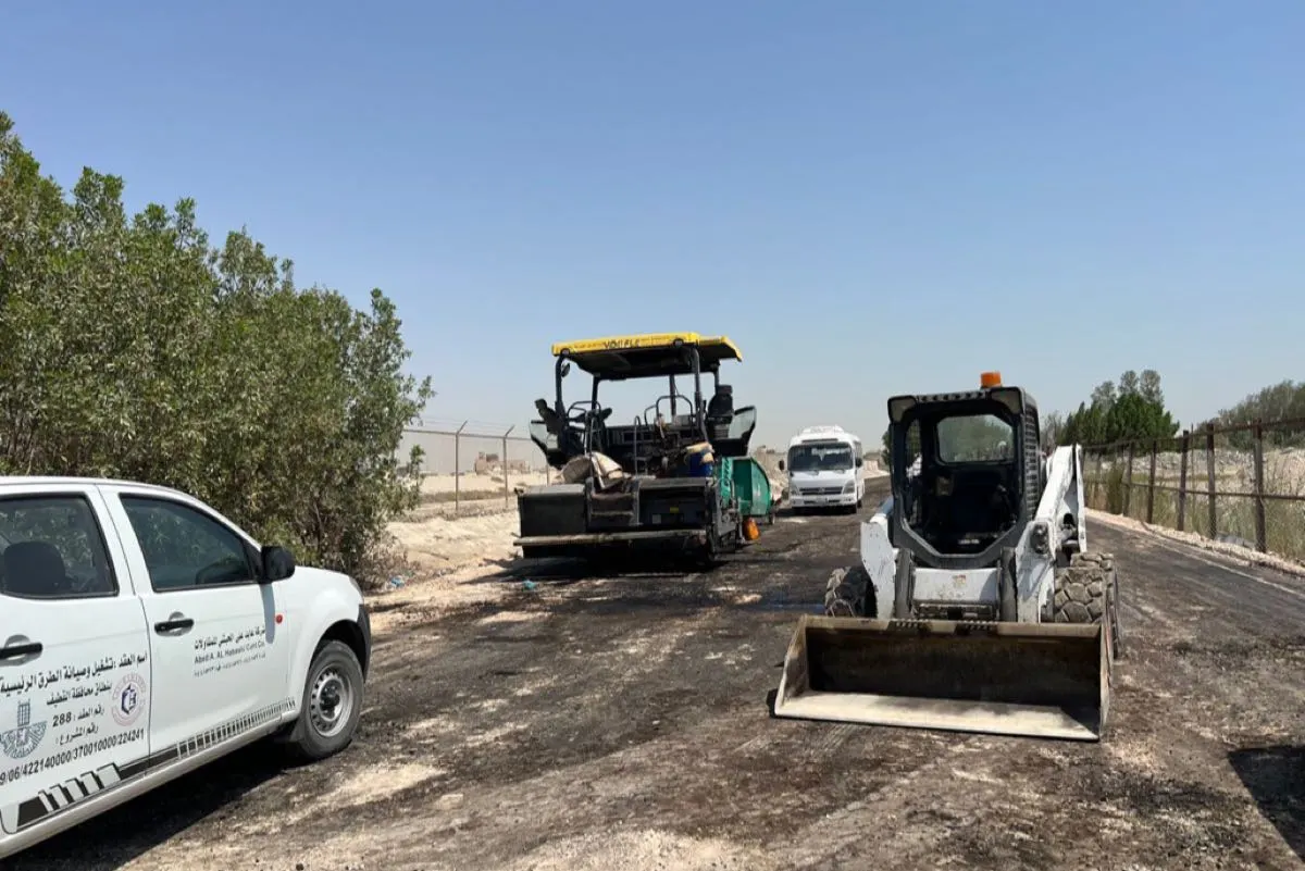 تواصل أعمال إنشاء طريق «لينكون - الجش» بالقطيف