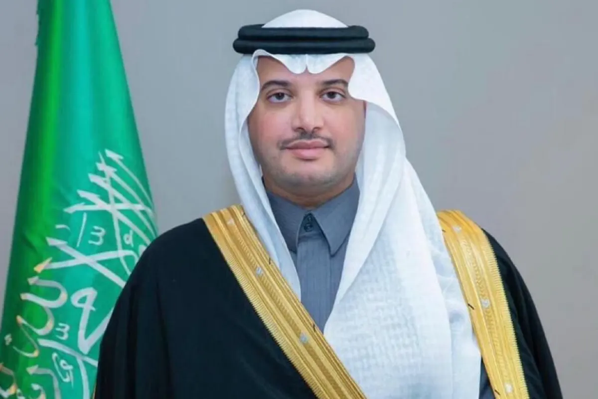 محافظة الأحساء يوجه بالتحقيق في حادثة الغرق ويعزي أسرة الطفل الضحية