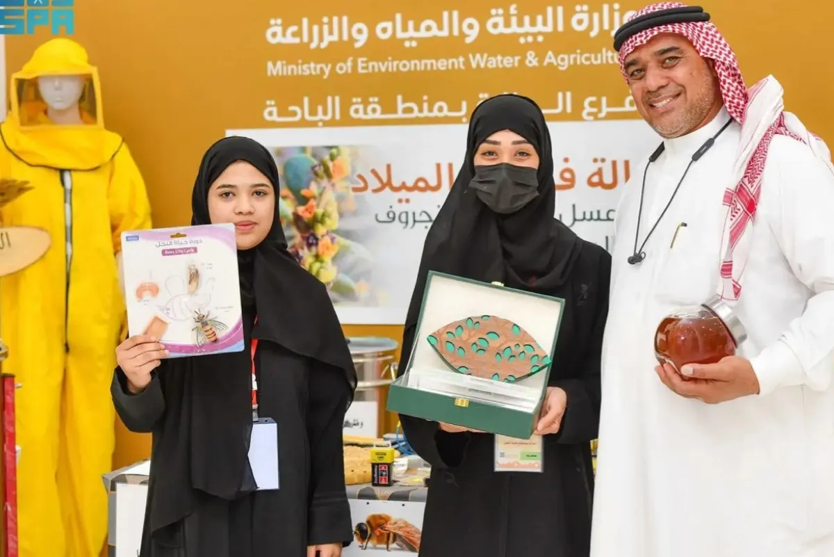 القطيف.. «مزرعة الميلاد» تتحول لمنارة علمية لتدريب النحالين