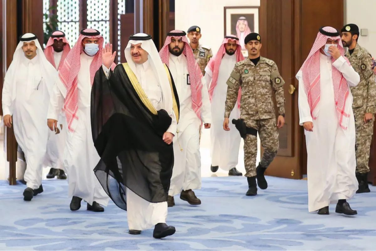 أمير الشرقية يكرّم 117 متفوقًا و33 أمًا مثالية من مستفيدي «تراحم»