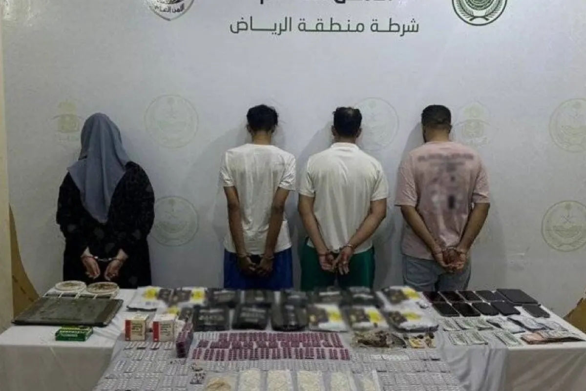 القبض على مغربية و3 مواطنين لترويجهم حشيشاً وإمفيتامين في الرياض
