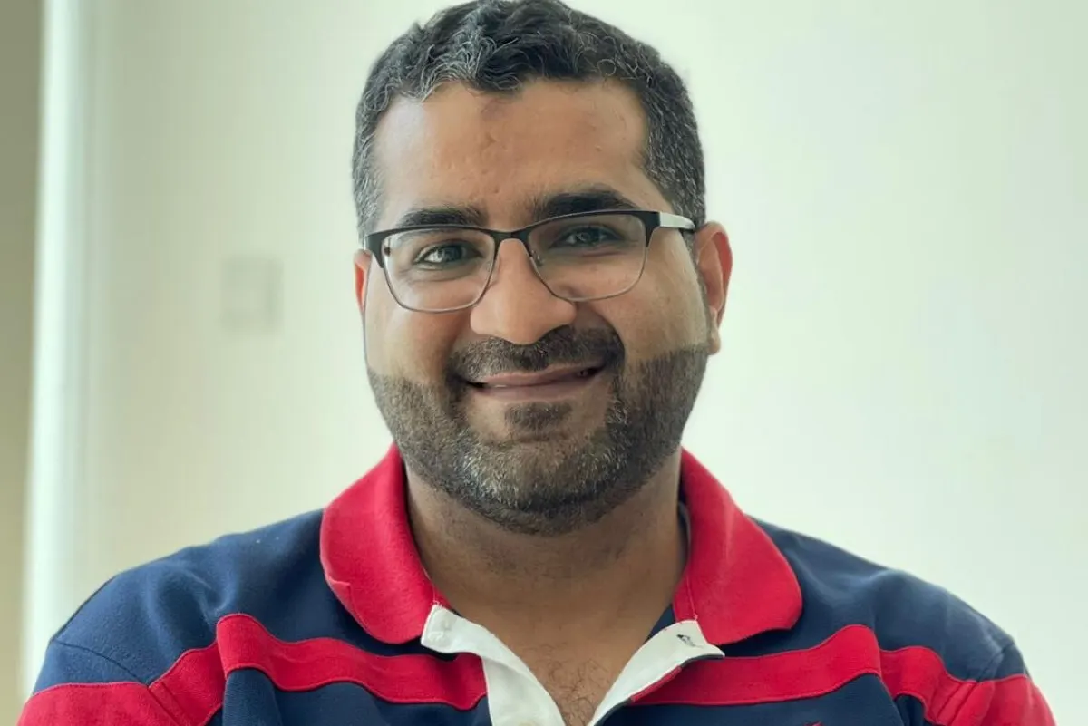 «سيف عربي».. الفنان العلوي يستعد للمشاركة في ملتقى سمبوزيوم روسيا الدولي