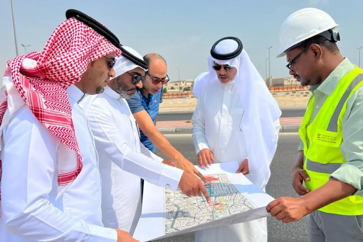 انطلاق المرحلة الأولى من تطوير شارع الملك عبد العزيز بالقطيف