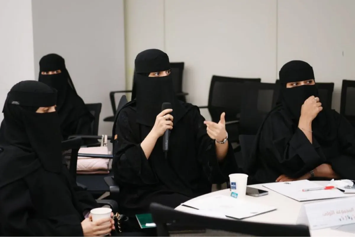 «الحوار الوطني» يبحث التوازن بين العمل والحياة الأسرية