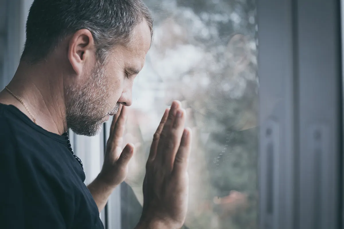 خفقان القلب والدوخة وصعوبة النوم.. أعراض للقلق العام