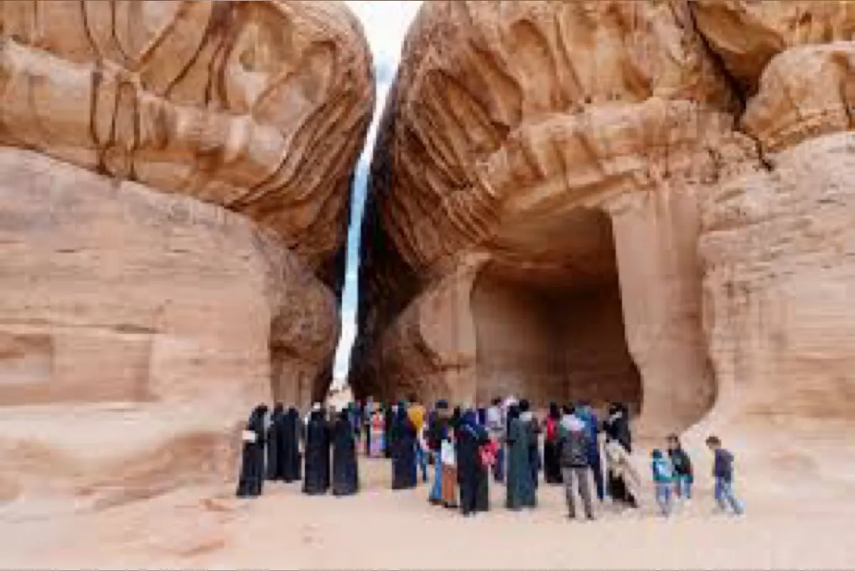 «السياحة العالمية»: 58% نمو السياح القادمين إلى المملكة مقارنة ب2019