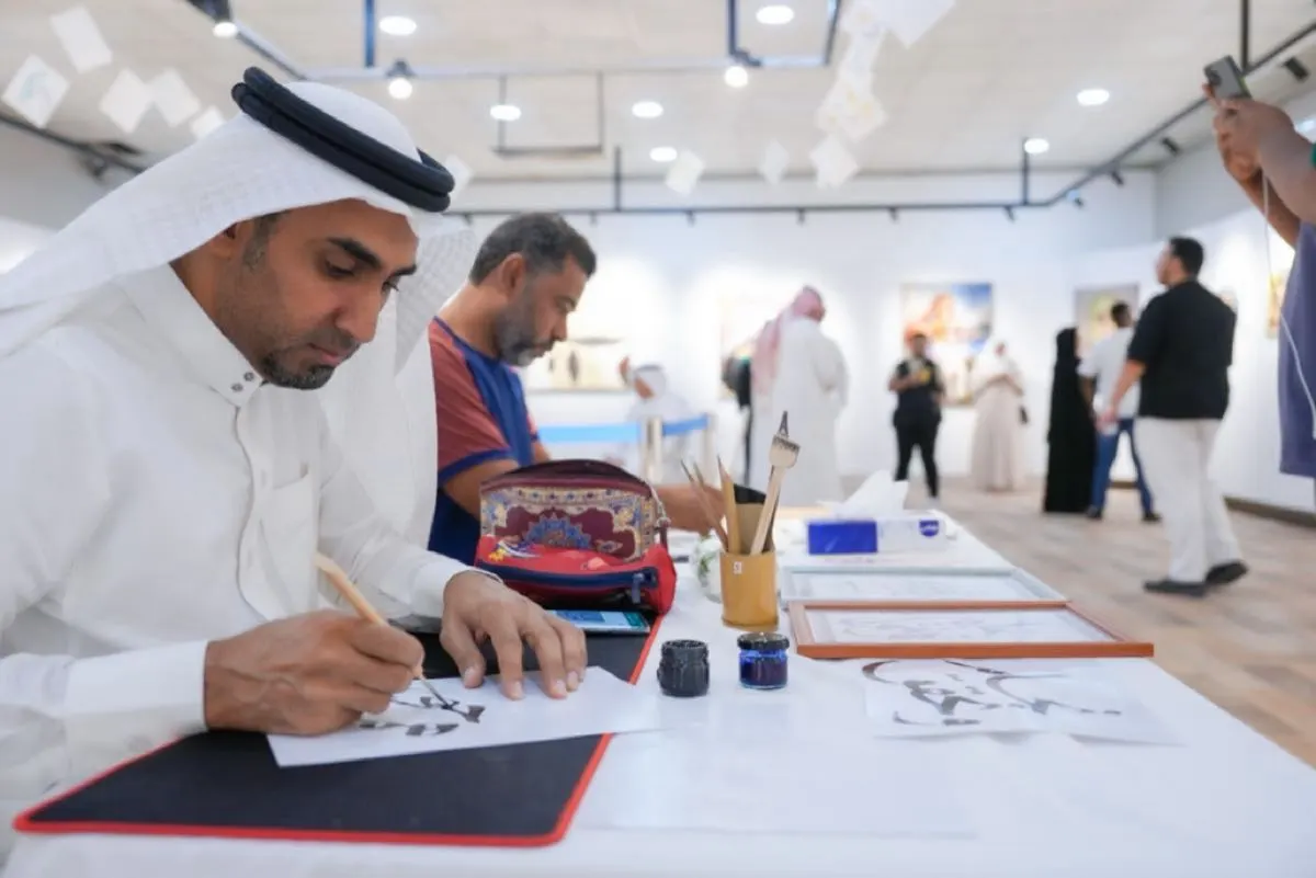 36 عملًا تشكيليًا في ختام معرض «التقاء» بالدمام