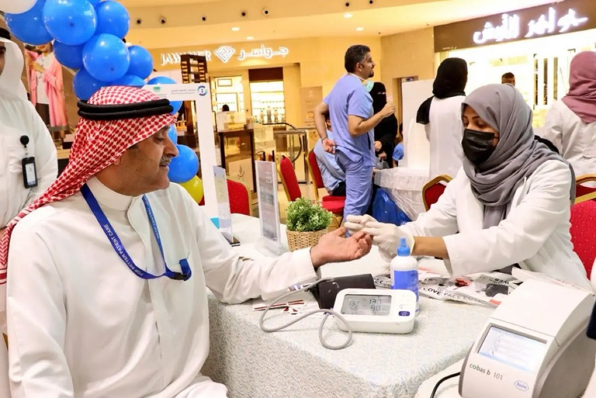 «تاج الرأس».. فعاليات للتوعية برعاية كبار السن في القطيف