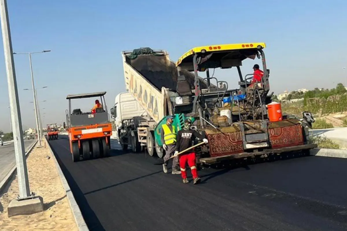 القطيف.. سفلتة 700 متر لربط طريقي الأمام علي والملك عبد العزيز