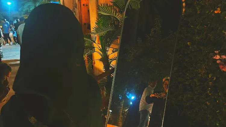”مرايا“ تجذب زوار فعالية اللوز القطيفي..