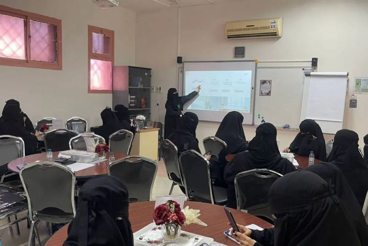 القطيف.. تدريب 31 منسقة إعلامية على مهارات التصوير بالجوال