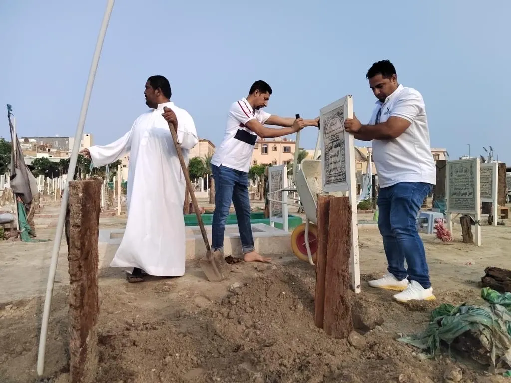 القطيف.. ”الفردوس“ تعلن الانتهاء من ردم 300 قبرا بعد الأمطار