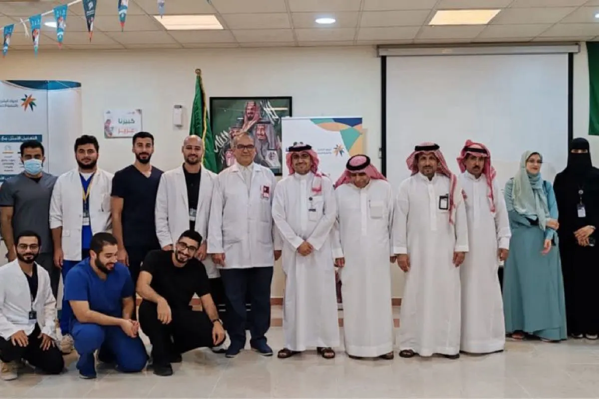 فحص أسنان الآباء والأمهات ب «رعاية الدمام»