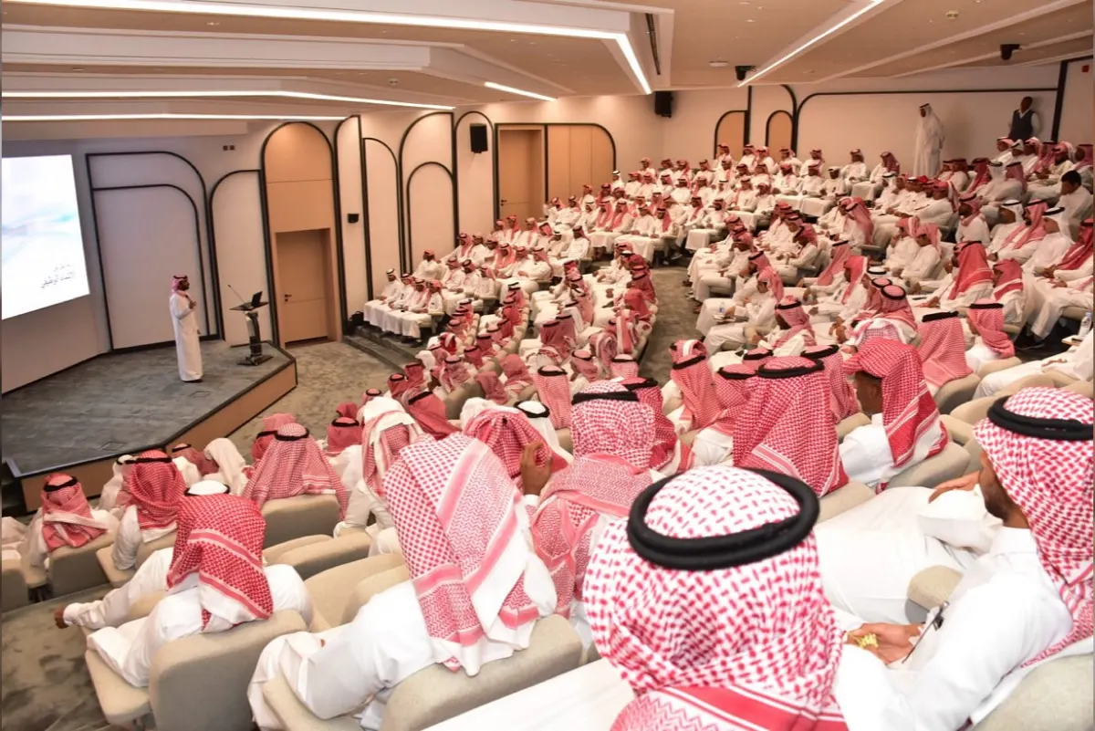 «التهيئة الوظيفية» يعرّف 300 خريج بأساسيات التميز المهني