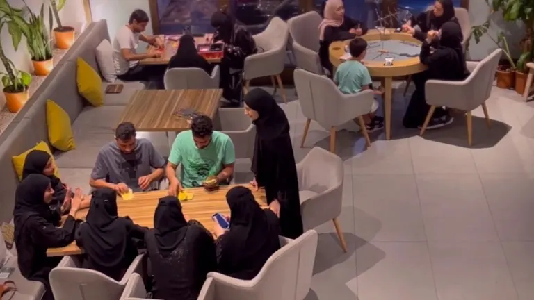 «ألعاب المقاهي» تجذب الشباب في الشرقية «فيديو»
