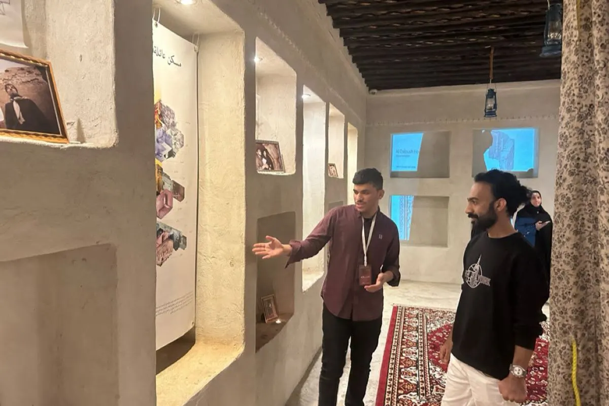 30 طالبًا معماريًا يوثقون المنازل التاريخية بالقطيف