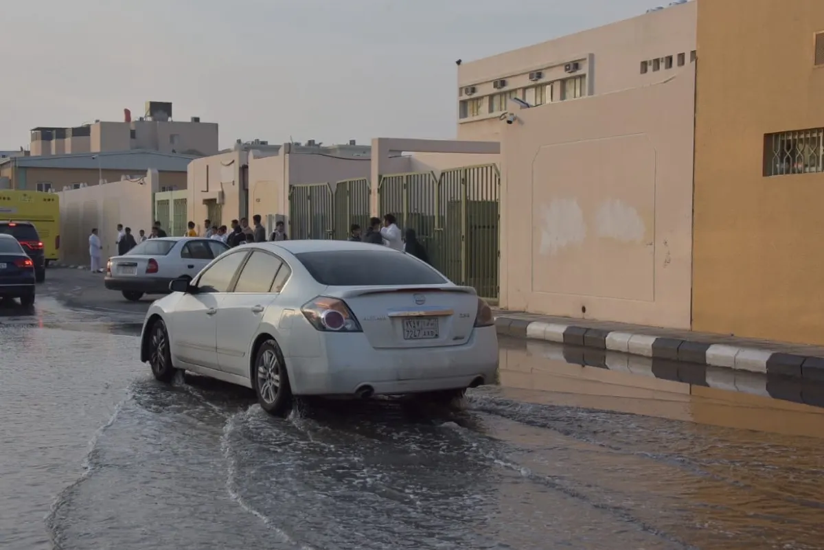 المرور: الالتزام بالسرعة وإعطاء الأولوية لطلاب المدارس يضمن سلامتهم