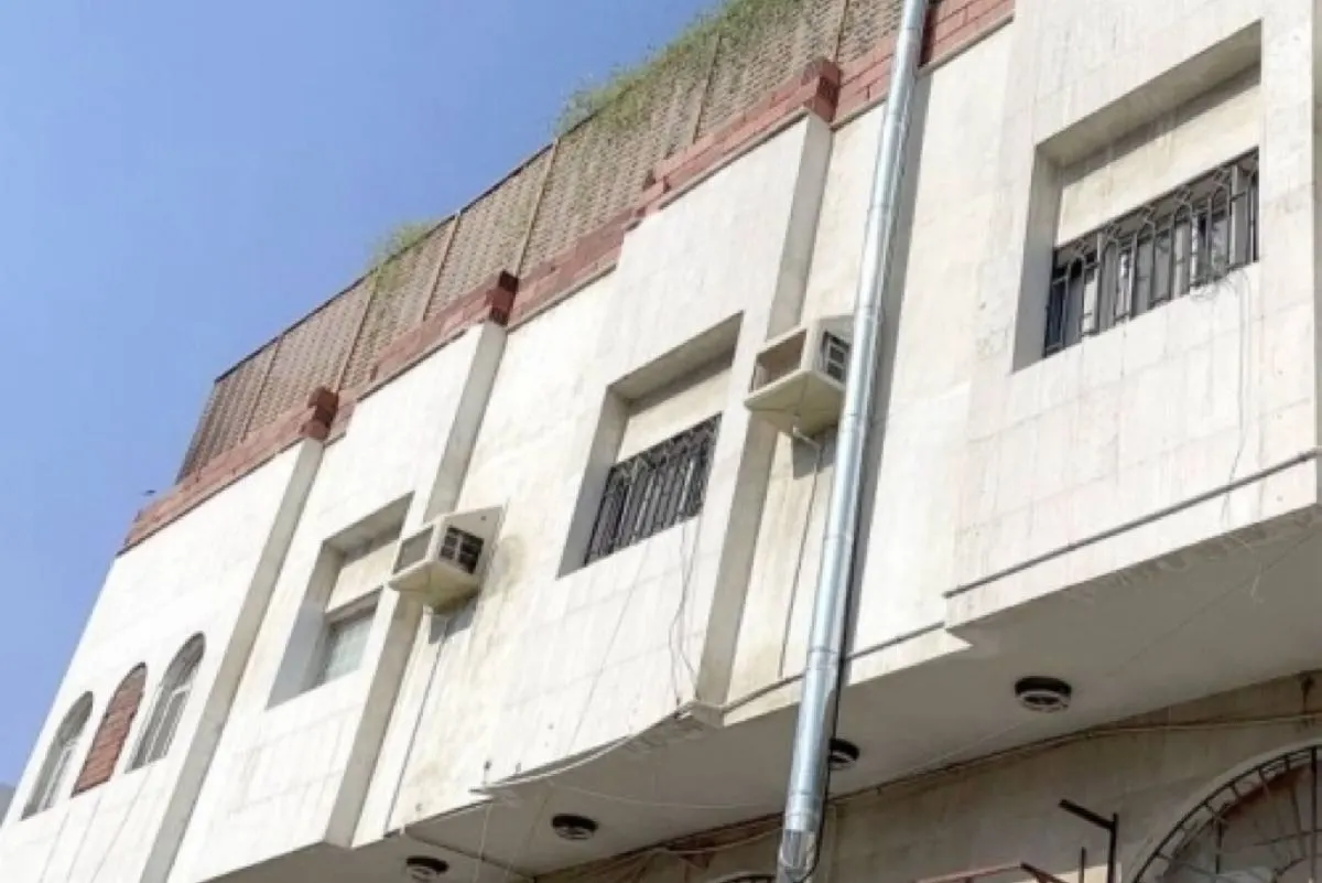 ضمن 9 متطلبات.. منع تغطية الشرفات بألوان تخالف واجهات المباني