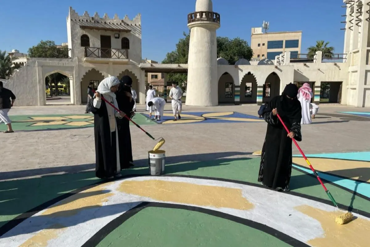 رسامو تعليم الشرقية يشكلون ارضيات الحدائق بزخرفة إبداعية