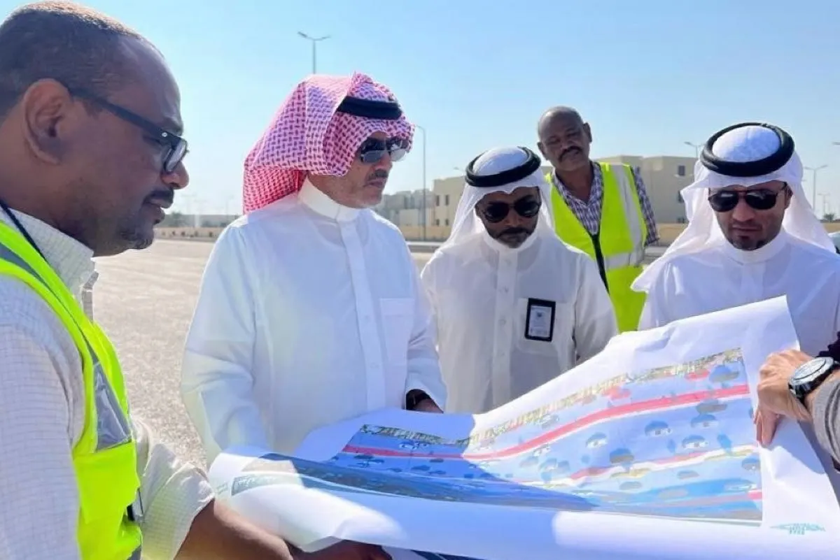 متابعة ميدانية لمشاريع الطرق في القطيف