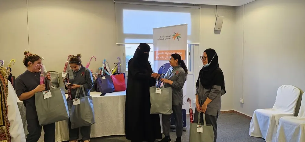 «رحماء بينهم».. مبادرة إنسانية تُدفئ العمالة الوافدة