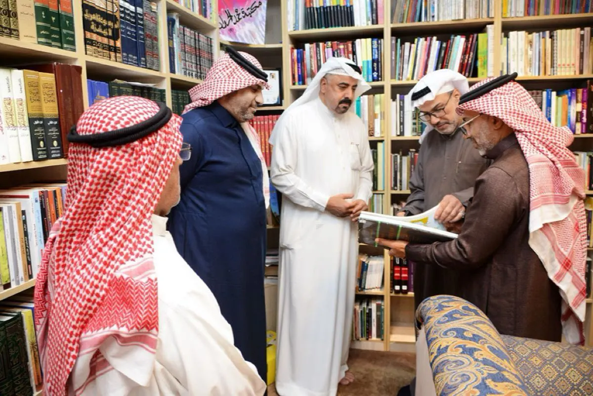 «النورس الثقافي» يختم 2023 بزيارة مكتبة الحداد بالمبرز