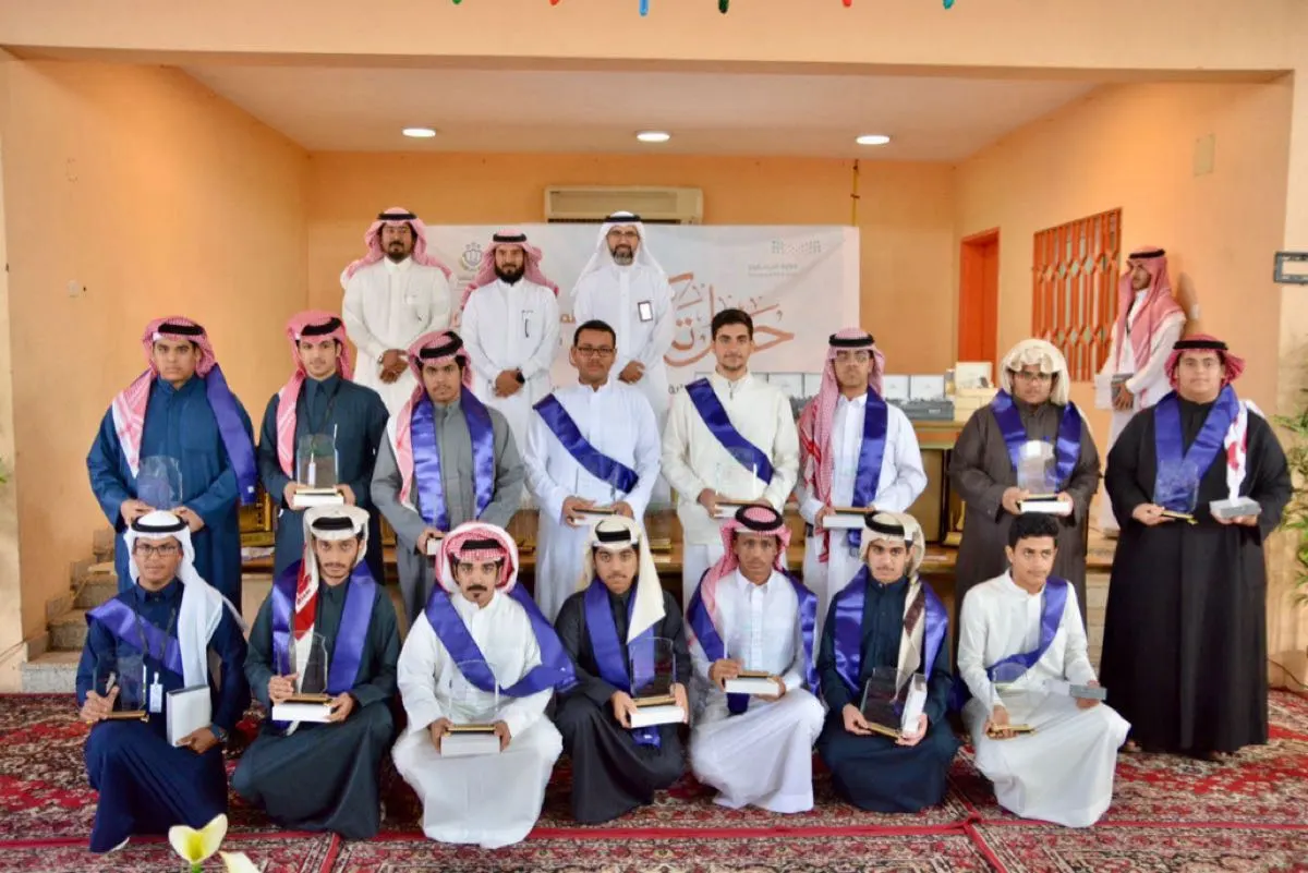 القطيف.. تكريم 69 طالبا متفوقا بأم الساهك وأبو معن